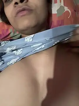 Snapshot of Miss-Kamini chatting on February 4, 8:17 pm Miss-Kamini online show from February 4, 8:17 pm