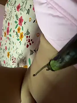 Snapshot of Miss-Kamini chatting on February 28, 4:10 am Miss-Kamini online show from February 28, 4:10 am