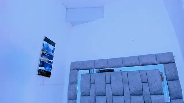 zulyjones online show from February 22, 10:09 pm