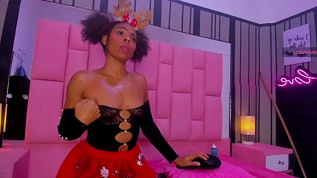 Snapshot of Brithanyslim chatting on December 19, 7:51 pm Brithanyslim online show from December 19, 7:51 pm