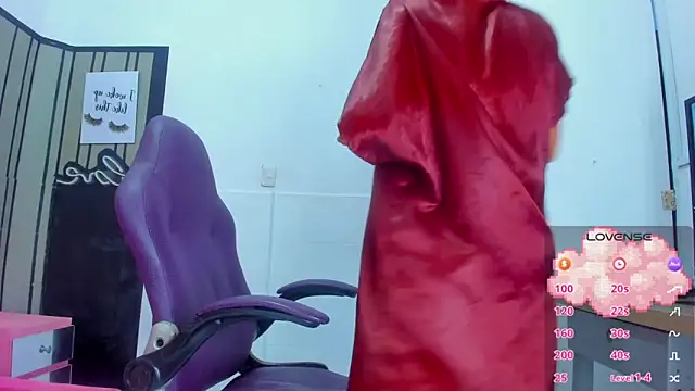 Snapshot of Brithanyslim chatting on February 11, 1:31 am Brithanyslim online show from February 11, 1:31 am