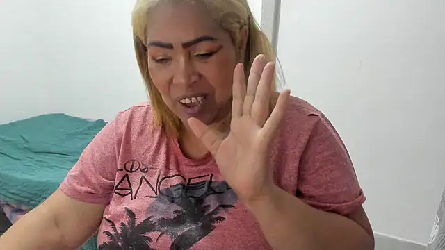 Snapshot of anubys_godes chatting on January 18, 10:28 am anubys godes online show from January 18, 10:28 am