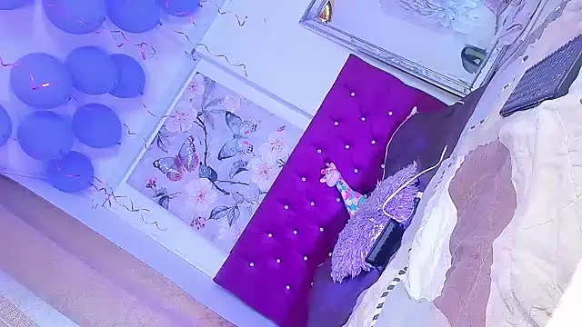 Snapshot of thifanny_black chatting on December 18, 5:26 am thifanny black online show from December 18, 5:26 am