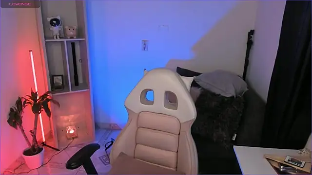 odelei online show from November 12, 8:48 am