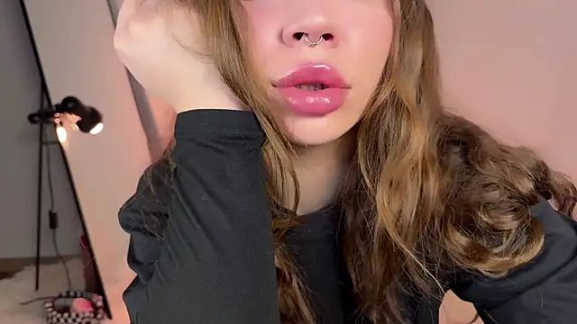 PaulaPratt online show from March 21, 4:17 am