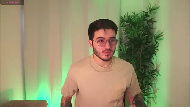 Tony Wylie online show from April 13, 2:44 pm