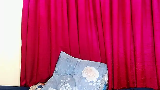 xSpicyQueen8x online show from December 7, 4:03 pm