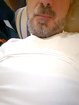 Snapshot of 1talianBeutifulCock chatting on December 6, 1:22 pm 1talianBeutifulCock online show from December 6, 1:22 pm