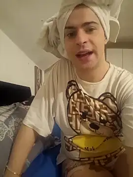 Snapshot of perla97 chatting on December 2, 4:20 pm perla97 online show from December 2, 4:20 pm