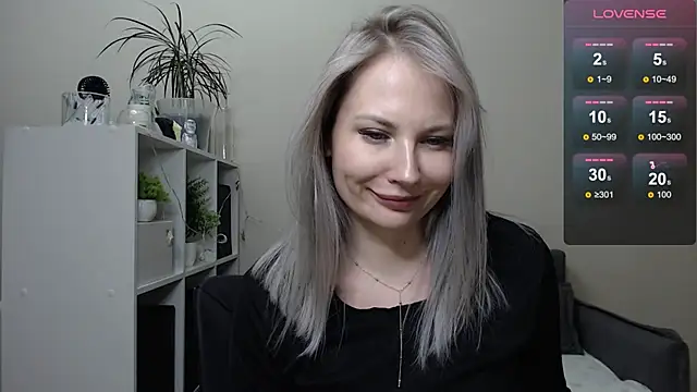 Snapshot of Sunny_bunny6 chatting on December 16, 1:00 pm Sunny bunny6 online show from December 16, 1:00 pm