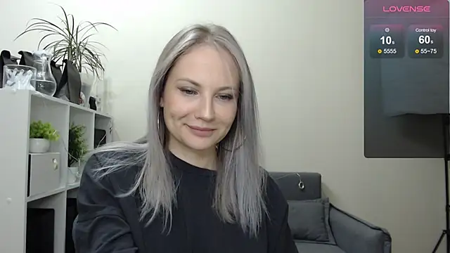 Snapshot of Sunny_bunny6 chatting on December 22, 7:10 pm Sunny bunny6 online show from December 22, 7:10 pm