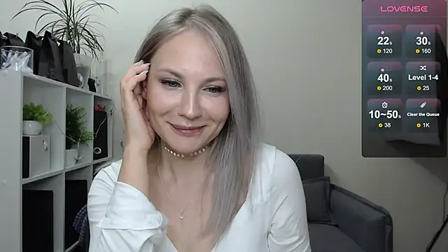 Snapshot of Sunny_bunny6 chatting on December 28, 2:53 pm Sunny bunny6 online show from December 28, 2:53 pm