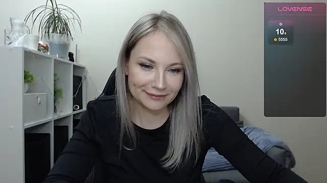 Snapshot of Sunny_bunny6 chatting on January 18, 9:13 pm Sunny bunny6 online show from January 18, 9:13 pm