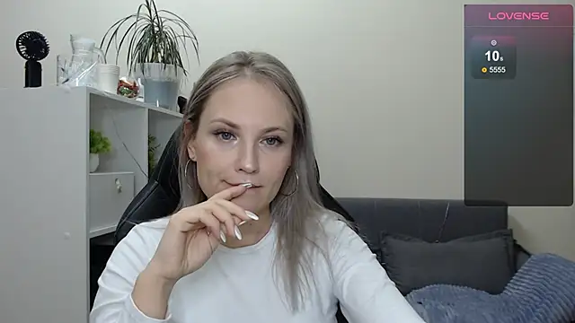 Snapshot of Sunny_bunny6 chatting on January 20, 6:21 pm Sunny bunny6 online show from January 20, 6:21 pm