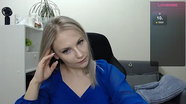 Snapshot of Sunny_bunny6 chatting on January 21, 8:32 pm Sunny bunny6 online show from January 21, 8:32 pm