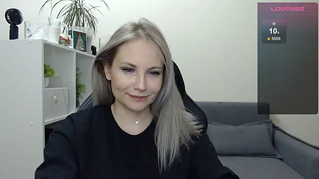 Snapshot of Sunny_bunny6 chatting on January 22, 11:10 pm Sunny bunny6 online show from January 22, 11:10 pm