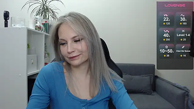 Snapshot of Sunny_bunny6 chatting on February 10, 3:32 pm Sunny bunny6 online show from February 10, 3:32 pm