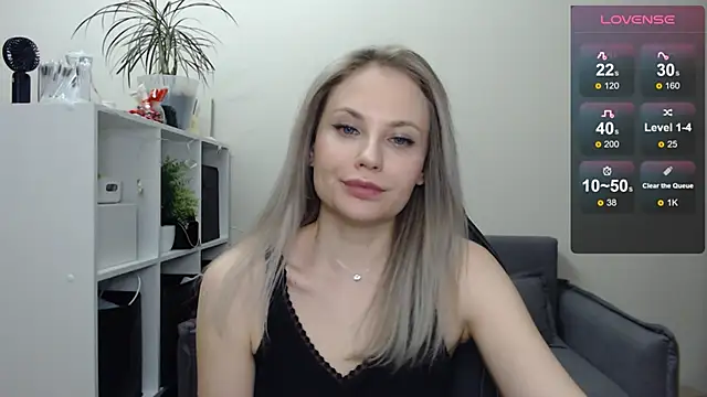 Snapshot of Sunny_bunny6 chatting on March 6, 9:42 pm Sunny bunny6 online show from March 6, 9:42 pm