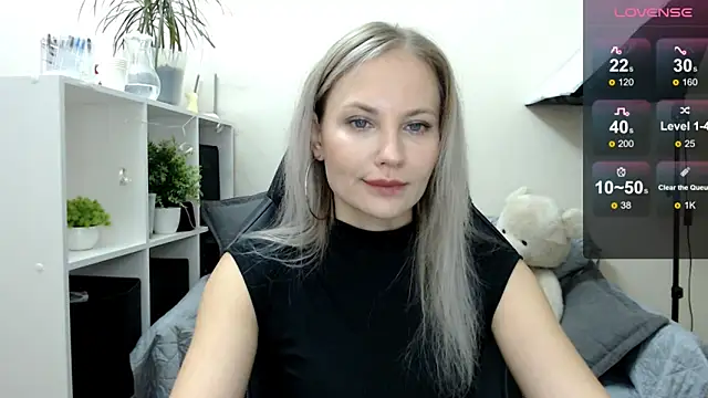 Snapshot of Sunny_bunny6 chatting on October 1, 5:02 am Sunny bunny6 online show from October 1, 5:02 am