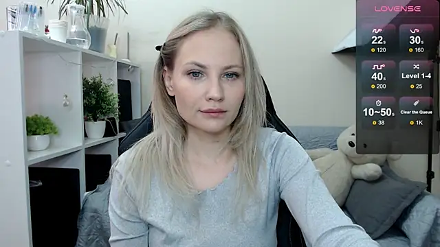 Snapshot of Sunny_bunny6 chatting on October 8, 5:27 am Sunny bunny6 online show from October 8, 5:27 am