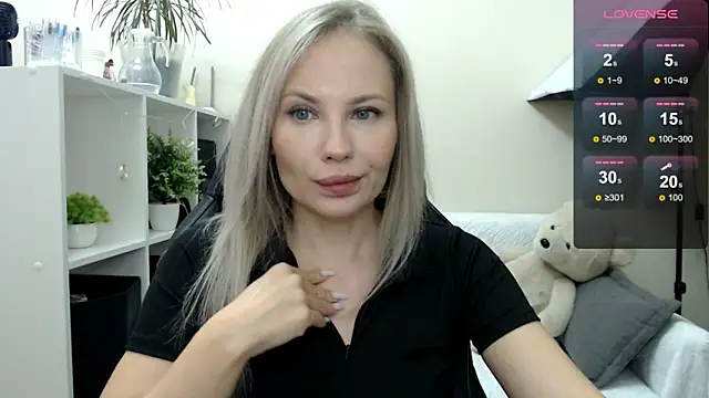 Snapshot of Sunny_bunny6 chatting on October 20, 4:57 am Sunny bunny6 online show from October 20, 4:57 am