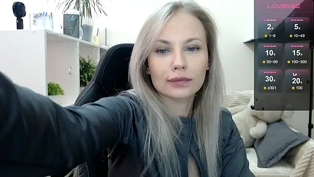 Snapshot of Sunny_bunny6 chatting on October 27, 5:00 am Sunny bunny6 online show from October 27, 5:00 am