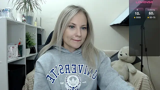 Snapshot of Sunny_bunny6 chatting on November 27, 4:14 am Sunny bunny6 online show from November 27, 4:14 am