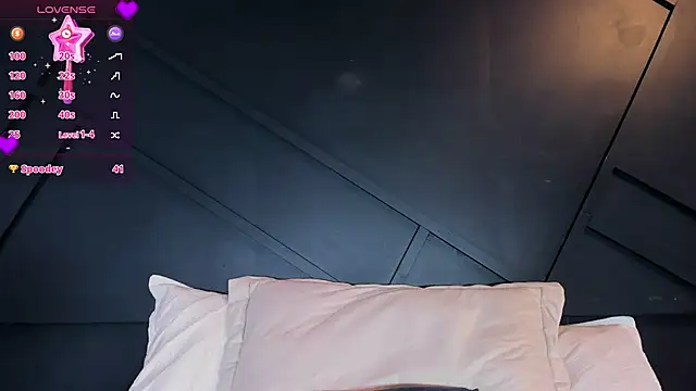 Snapshot of Emilyh_ chatting on January 23, 4:37 pm Emilyh online show from January 23, 4:37 pm