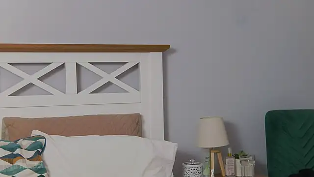 Snapshot of BarbaraHaze chatting on December 3, 9:01 pm BarbaraHaze online show from December 3, 9:01 pm