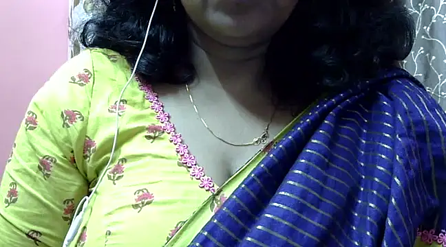 Snapshot of Riya_riyaa chatting on December 18, 11:34 am Riya riyaa online show from December 18, 11:34 am