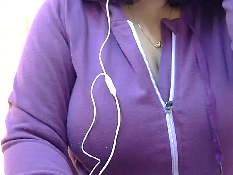 Snapshot of Riya_riyaa chatting on December 19, 1:28 am Riya riyaa online show from December 19, 1:28 am