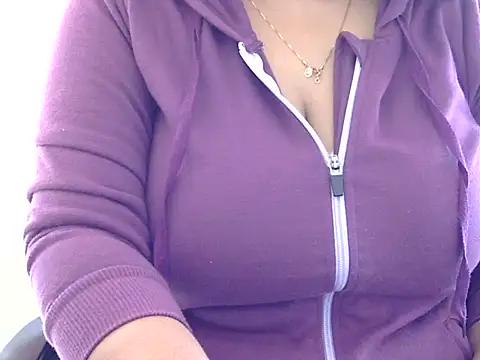 Snapshot of Riya_riyaa chatting on December 20, 2:19 am Riya riyaa online show from December 20, 2:19 am