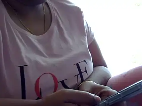 Snapshot of Riya_riyaa chatting on January 1, 2:19 am Riya riyaa online show from January 1, 2:19 am