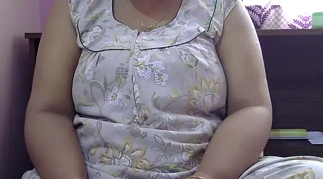 Snapshot of Riya_riyaa chatting on January 3, 1:48 am Riya riyaa online show from January 3, 1:48 am