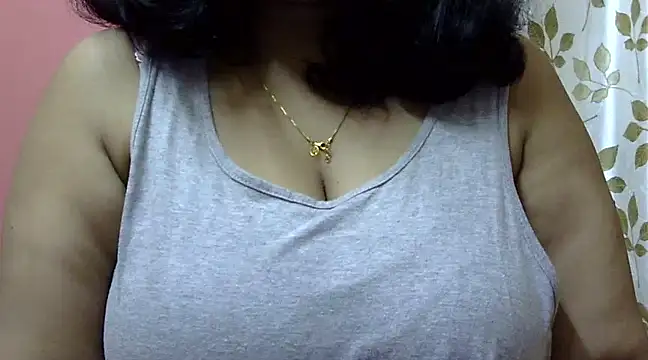 Snapshot of Riya_riyaa chatting on January 5, 4:38 pm Riya riyaa online show from January 5, 4:38 pm