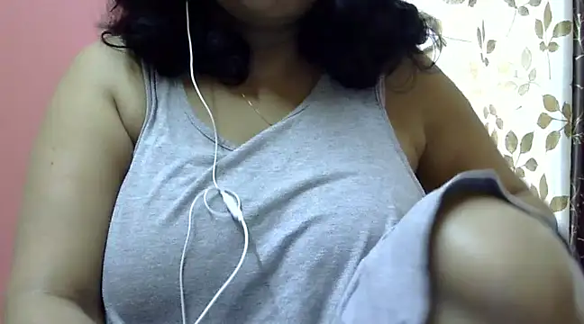 Snapshot of Riya_riyaa chatting on January 7, 1:59 am Riya riyaa online show from January 7, 1:59 am