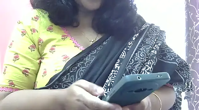 Snapshot of Riya_riyaa chatting on January 12, 7:32 am Riya riyaa online show from January 12, 7:32 am