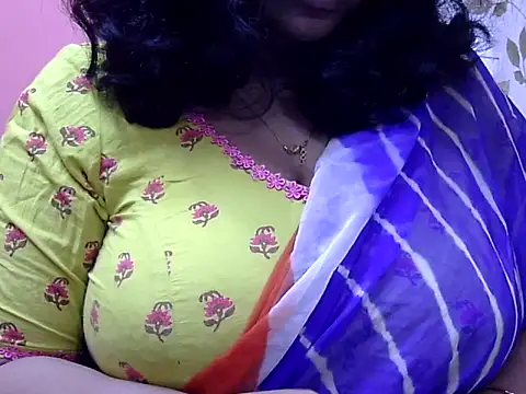 Snapshot of Riya_riyaa chatting on January 18, 2:44 pm Riya riyaa online show from January 18, 2:44 pm