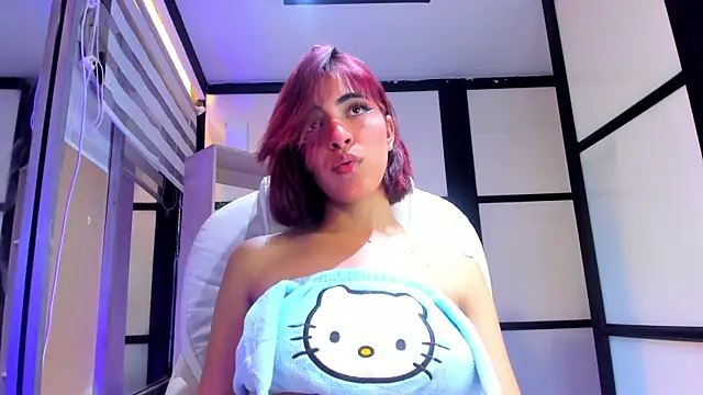 Snapshot of AlliceRosero chatting on December 5, 8:33 am AlliceRosero online show from December 5, 8:33 am