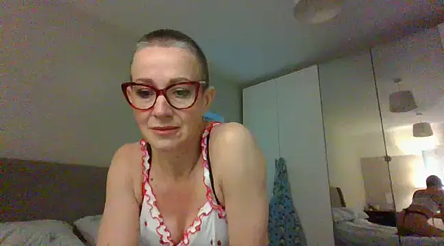 Snapshot of ELEGANT-ARIA36 chatting on February 11, 8:48 am ELEGANT-ARIA36 online show from February 11, 8:48 am