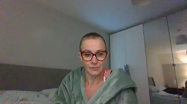 Snapshot of ELEGANT-ARIA36 chatting on February 11, 11:54 am ELEGANT-ARIA36 online show from February 11, 11:54 am