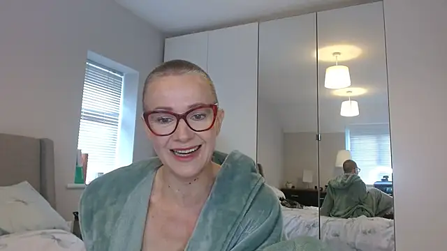 Snapshot of ELEGANT-ARIA36 chatting on March 11, 8:30 am ELEGANT-ARIA36 online show from March 11, 8:30 am