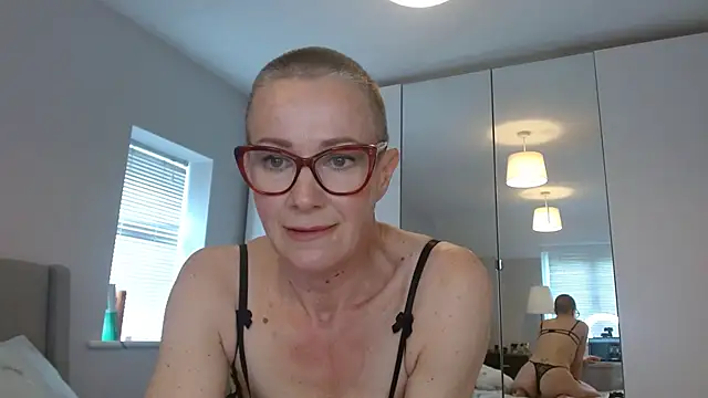 Snapshot of ELEGANT-ARIA36 chatting on March 11, 11:44 am ELEGANT-ARIA36 online show from March 11, 11:44 am