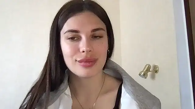 MoonriseGoddess online show from April 15, 9:27 am