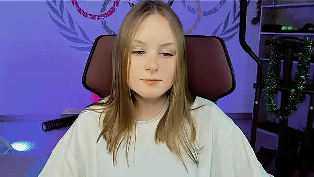 Snapshot of VivienLeeigh chatting on December 31, 11:20 am VivienLeeigh online show from December 31, 11:20 am