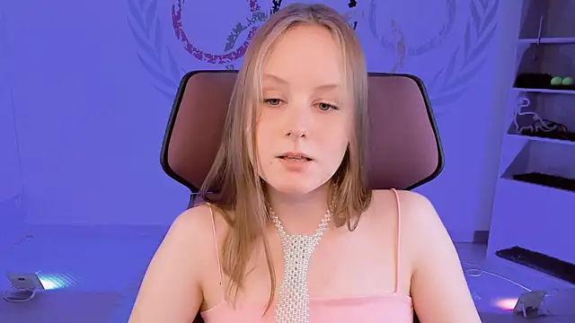 Snapshot of VivienLeeigh chatting on January 9, 4:17 pm VivienLeeigh online show from January 9, 4:17 pm