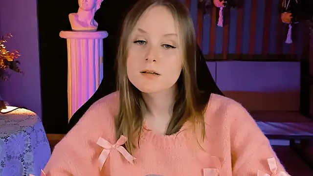 Snapshot of VivienLeeigh chatting on January 24, 10:19 pm VivienLeeigh online show from January 24, 10:19 pm