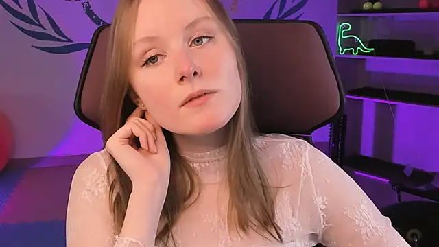 Snapshot of VivienLeeigh chatting on February 6, 7:18 pm VivienLeeigh online show from February 6, 7:18 pm