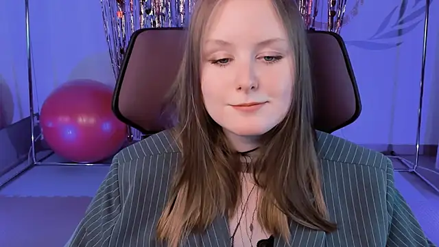 Snapshot of VivienLeeigh chatting on February 16, 12:10 pm VivienLeeigh online show from February 16, 12:10 pm