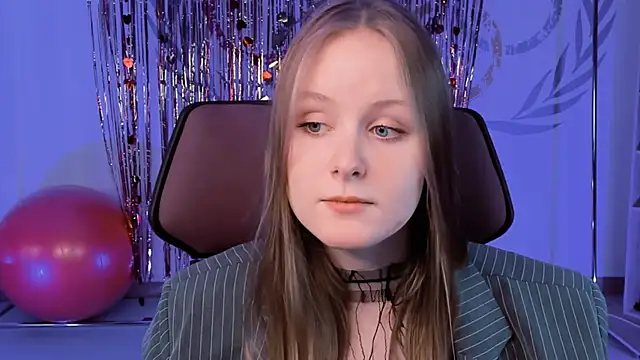 Snapshot of VivienLeeigh chatting on February 16, 6:21 pm VivienLeeigh online show from February 16, 6:21 pm